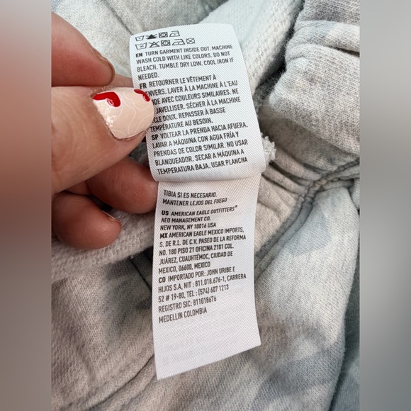 American Eagle Every Day Luxe Barrel Sweatpants in Gray Camo Size Large - Picture 7 of 12